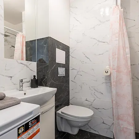 Andrzejczyk - Kamienica Przy Swietojanskiej Apartman *