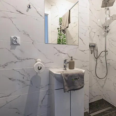 Andrzejczyk - Kamienica Przy Swietojanskiej *