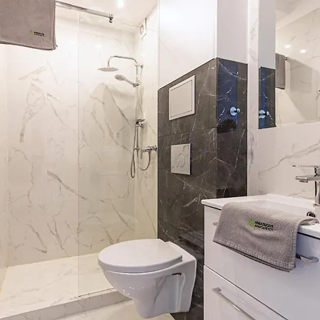 Andrzejczyk - Kamienica Przy Swietojanskiej Apartman *