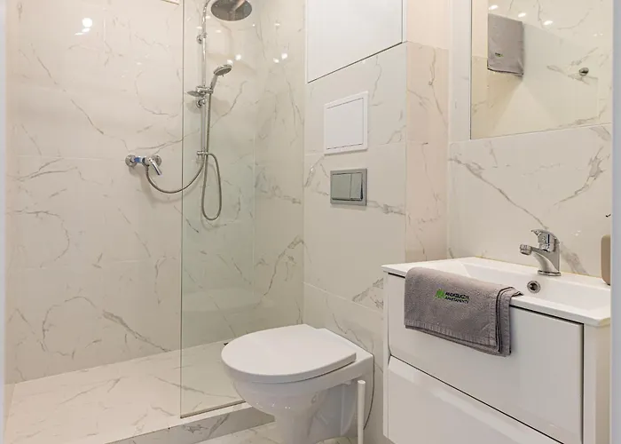 Andrzejczyk - Kamienica Przy Swietojanskiej *